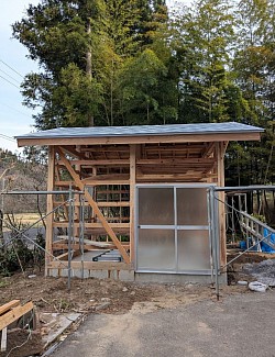 薪ストック小屋