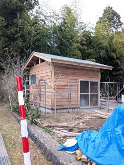 薪ストック小屋