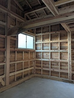 薪ストック小屋